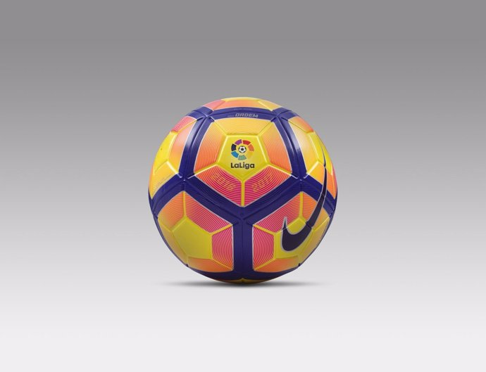 Balón Nike amarillo de invierno de LaLiga