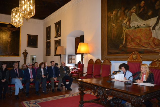 Pilar Aranda y Montserrat Reyes firman el convenio de UGR y Andalucía Emprende