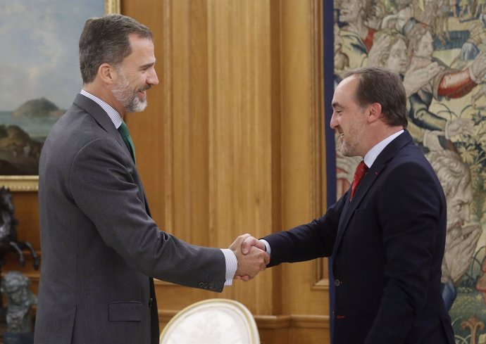 El rey Felipe VI recibe en el Palacio de la Zarzuela al presidente de UPN