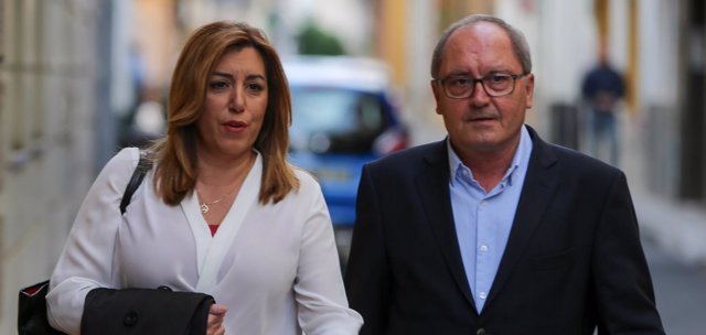 Susana Díaz y Juan Cornejo a su llegada a la sede regional del PSOE-A