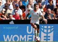 El Valencia confirma que Gayà sufre una lesión muscular leve en el muslo derecho