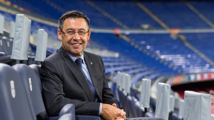 Josep Maria Bartomeu en el Camp Nou 