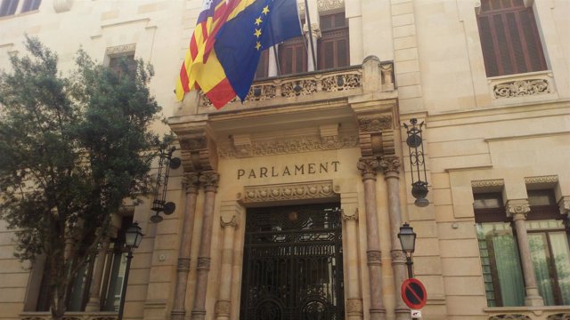 Fachada del Parlament balear