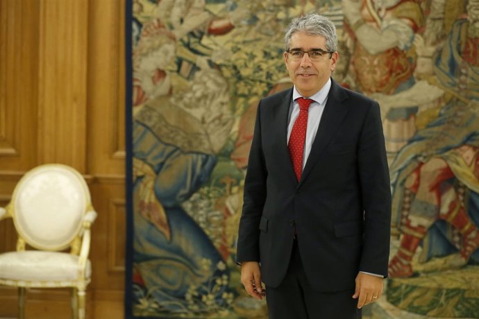 El Rey se reúne con Francesc Homs en Zarzuela 