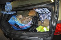 Detenidos 'in fraganti' cuando retiraban 145 kilos de hachís del interior de un vehículo