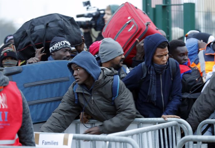 Desalojo del campamento de Calais, Francia