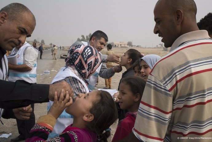 Campaña de vacunación contra la polio en Irak