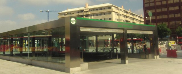 Estación Del Metro De Sevilla