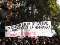 Miles de estudiantes se manifiestan contra las 'revalidas' y amenazan con volver a la calle si no se derogan