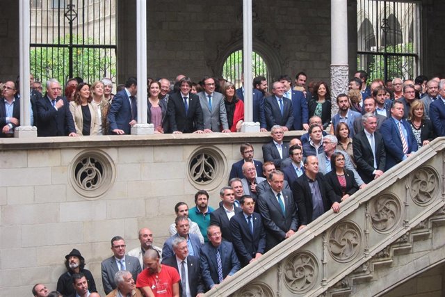 C.Puigdemont con 200 personas del mundo local,  económico y de la sociedad civil