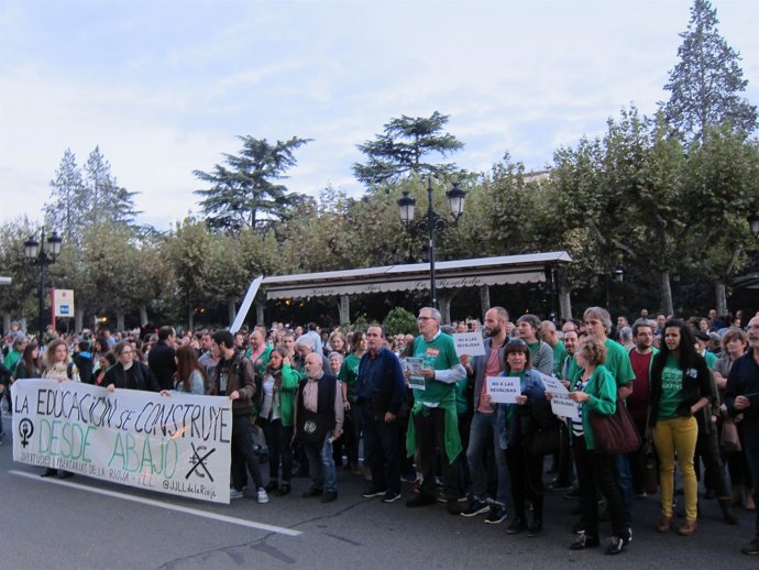 Concentración 'NO' a la LOMCE y 'NO' a las reválidas