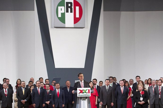 Enrique Peña Nieto durante una asamblea nacional ordinaria del partido.