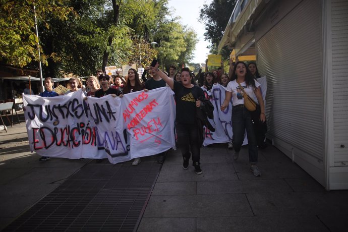 Estudiantes se manifiestan en Madrid en contra de las reválidas
