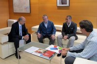 Mazón, "satisfecho" tras asumir el Club Náutico de Laredo "gran parte" de la gestión del puerto deportivo 