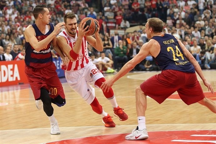 Marko Guduric ante el FC Barcelona Lassa