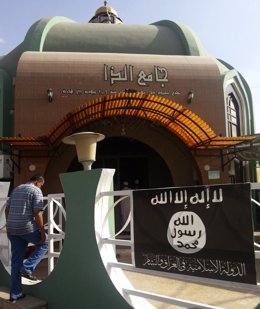 Bandera del Estado Islámico en Mosul