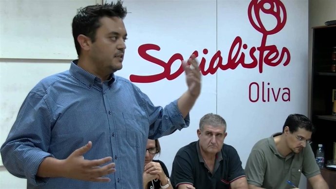 El secretario general del PSOE de Oliva, Carlos Mengual