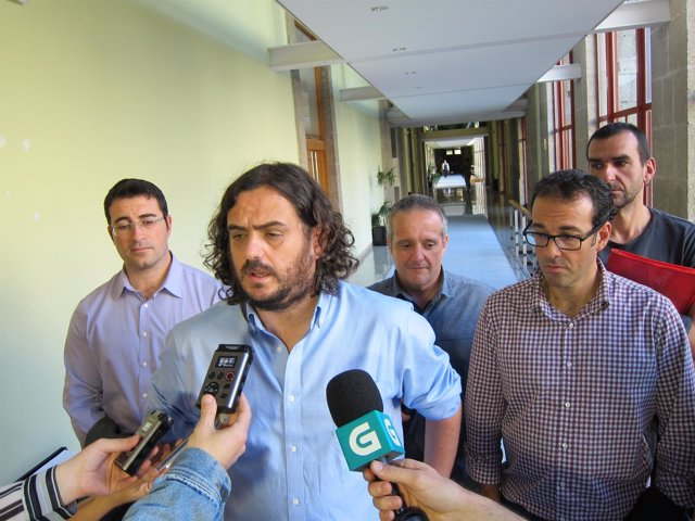 Trabajadores de Isolux-Corsán, con Antón Sánchez (En Marea)