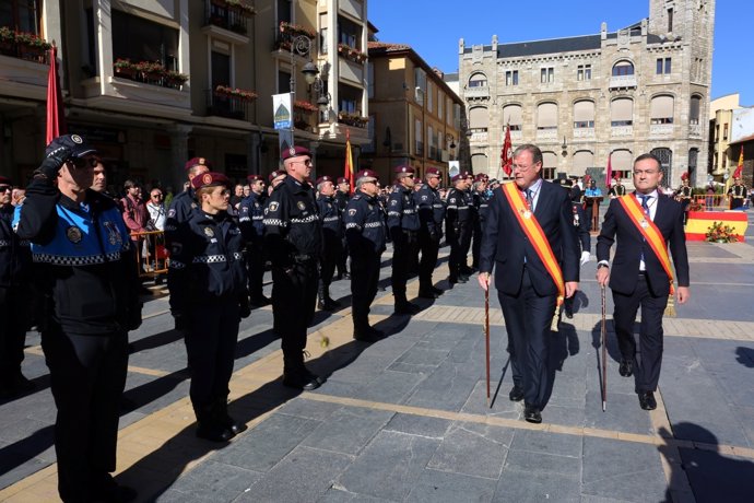 Acto de la festividad de la Policía Local en León