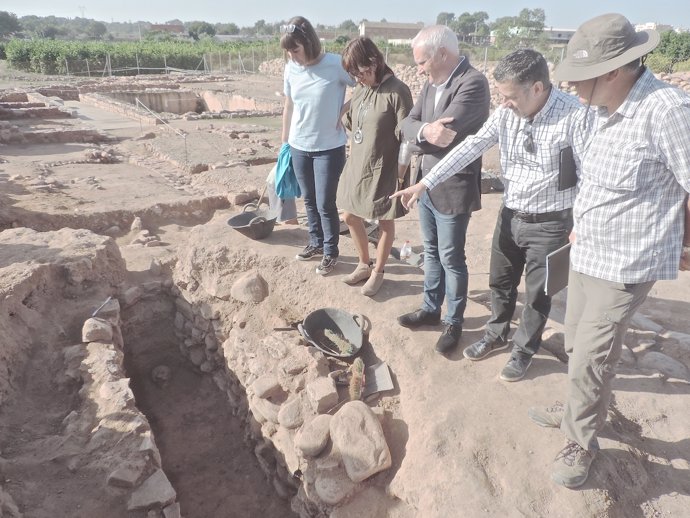 Cultura halla una sepultura visigoda en el yacimiento de l'Horta Vella de Bétera