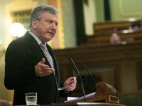 NC no apoyará a Rajoy por sus políticas "equivocadas" y su "maltrato" a Canarias