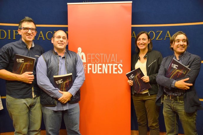 Foto de familia de la organización del Festival con Palacín y Escuín.