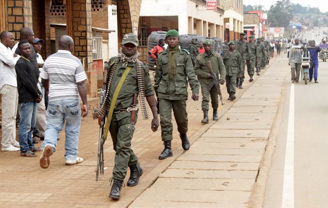 Militares congoleños evitan que civiles se manifiesten contra el Gobierno.