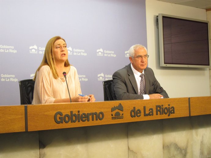 Martínez Arregui y Bayo en la comparecencia del Consejo de Gobierno