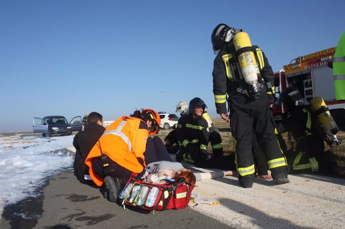 Simulacro de accidente en el Aeropuerto de Huesca