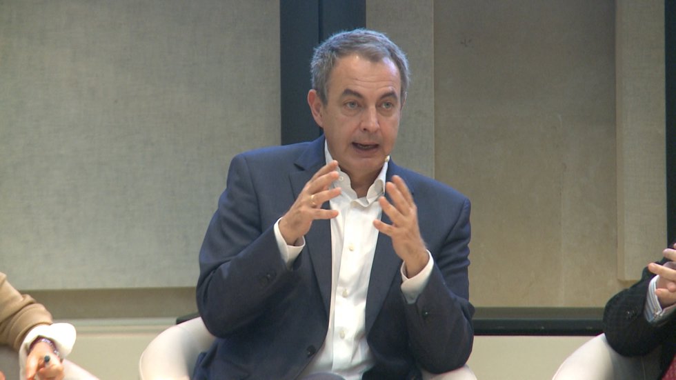 Zapatero pide diálogo para abordar el problema con Cataluña