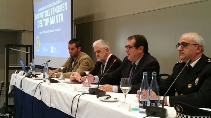 El conseller Jordi Jané en unas conferencias sobre 'top manta'
