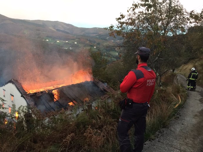 Incendio de un caserío en Goizueta