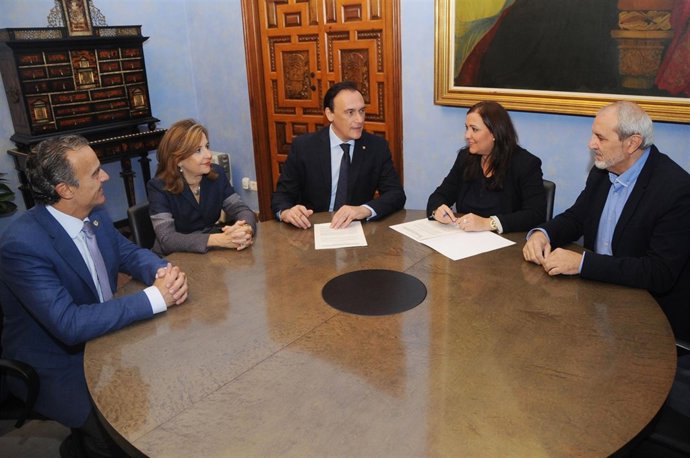Firma de convenios entre la Diputación y la Universidad de Córdoba