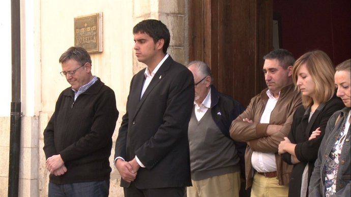 Puig durante el minuto de silencio en Morella