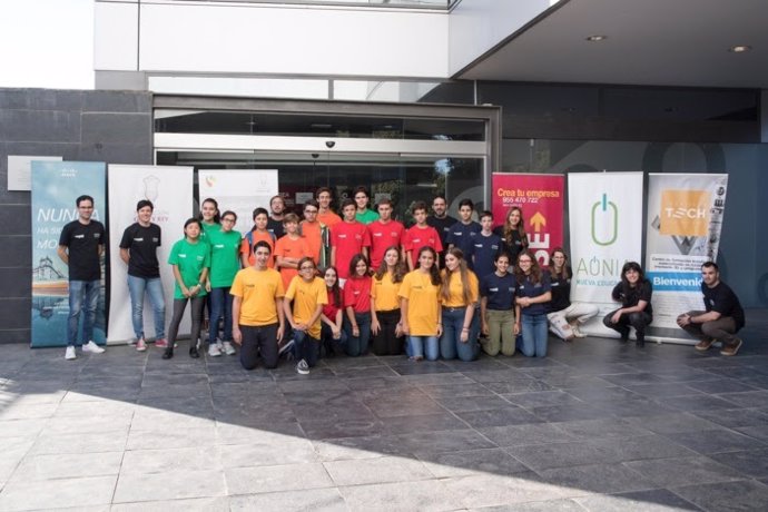 Estudiantes en el Exponential STEaM SingularityU Sevilla 