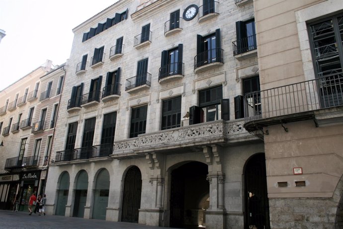 Fachada del Ayuntamiento de Girona