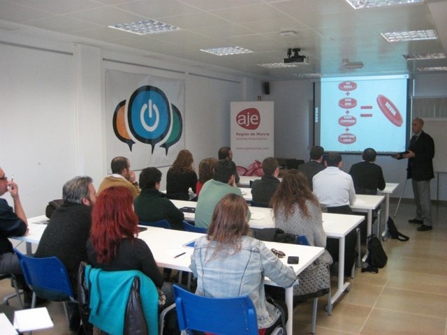 El programa de orientación para emprendedores ‘Murcia Empresa’