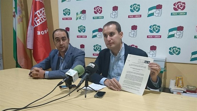 Rueda de prensa del socialista José Latorre en Úbeda (Jaén)