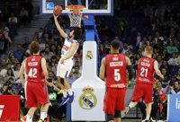 Llull vuelve a liderar a un Real Madrid que continúa invicto