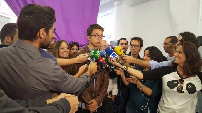Errejón en declaraciones a los medios en Valencia