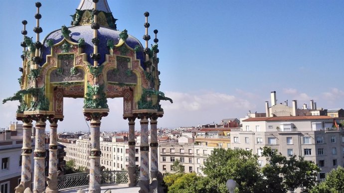 Templete-mirador del edificio modernista 'La Rotonda' de Barcelona