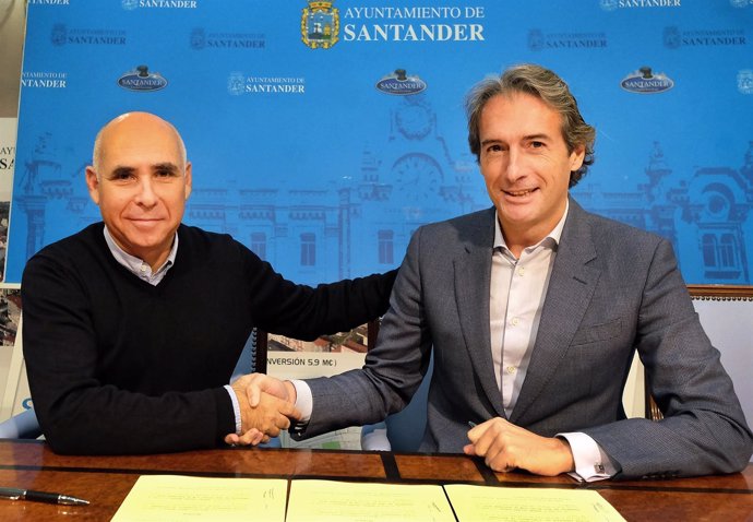 El presidente del Racing, Manuel Higuera, y el alcalde, Iñigo de la Serna