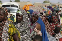 Mujeres y niñas desplazadas sufren abusos sexuales de las fuerzas de seguridad de Nigeria