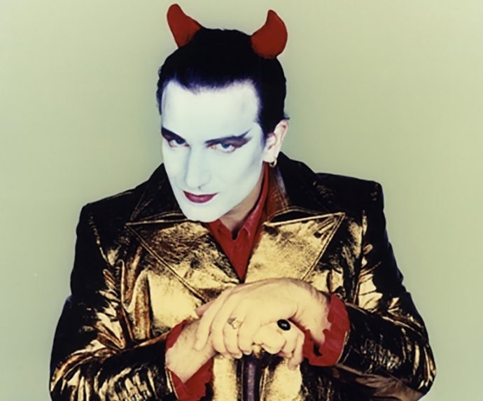 BONO DE U2 COMO MCPHISTO