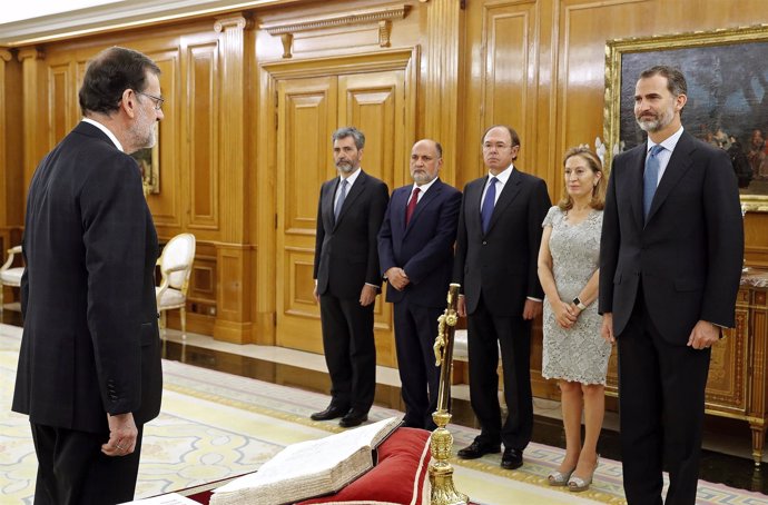 Mariano Rajoy jura su cargo como presidente del Gobierno ante el Rey