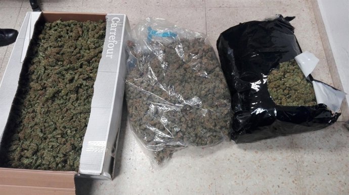 Policía de Torremolinos interviene 12 kilos de marihuana y detiene a tres