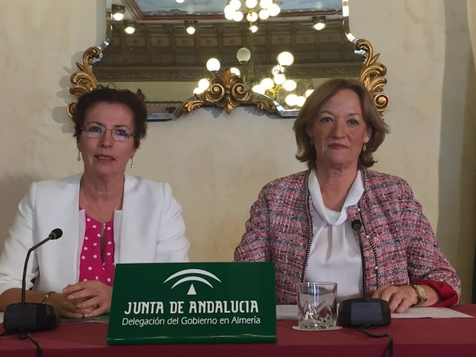 Gracia Fernández y Carmen Ortiz (derecha)