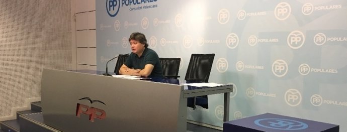 Luis Santamaría en rueda de prensa