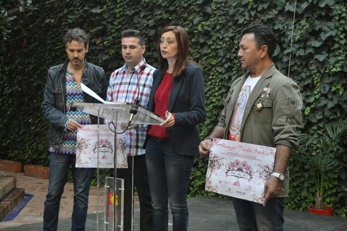 Ceñete, durante la presentación del desfile