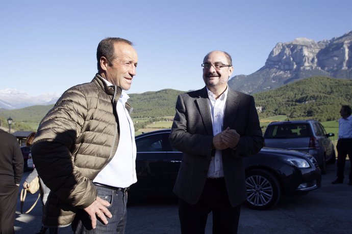 Javier Lambán visita el Monasterio de San Victorián